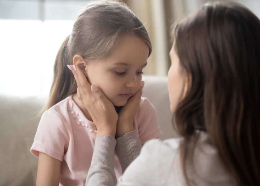 Jak wspierać dzieci, gdy odczuwają lęk? 5 ważnych rad
