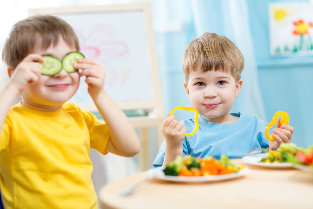 Kids,Eating,Healthy,Food,In,Kindergarten,Or,At,Home