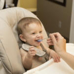 Na co zwrócić uwagę wybierając krzesełko do karmienia dziecka?