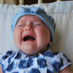 Jak głucha mama rozpoznaje płacz dziecka? TikTokerka odpowiada