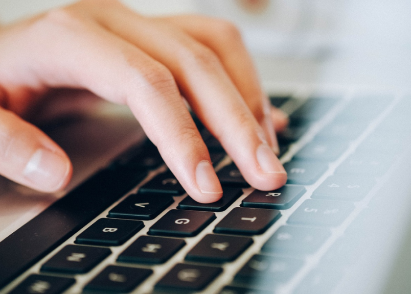 Laptopy dla uczniów za darmo – do kogo trafią i kiedy?