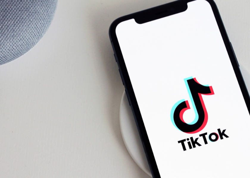 Kontrola rodzicielska na TikToku: jak włączyć tryb ograniczony?