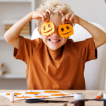 Co robić z dziećmi w Halloween w domu? Tam również można się świetnie bawić