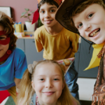 Karnawałowe hity dla dzieci: modne przebrania i pomysły do zrobienia w domu na ostatnią chwilę