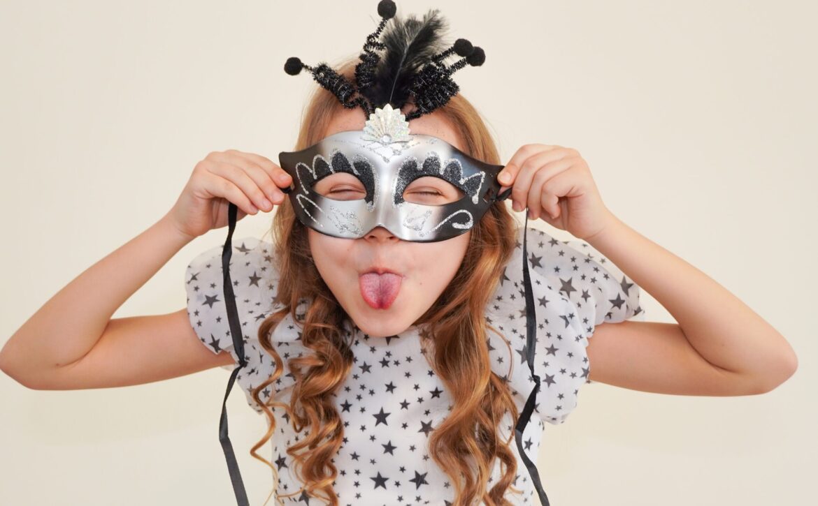Child,In,A,Carnival,Masquerade,Mask.,Festival,,Carnival,,Masquerade,,Party.